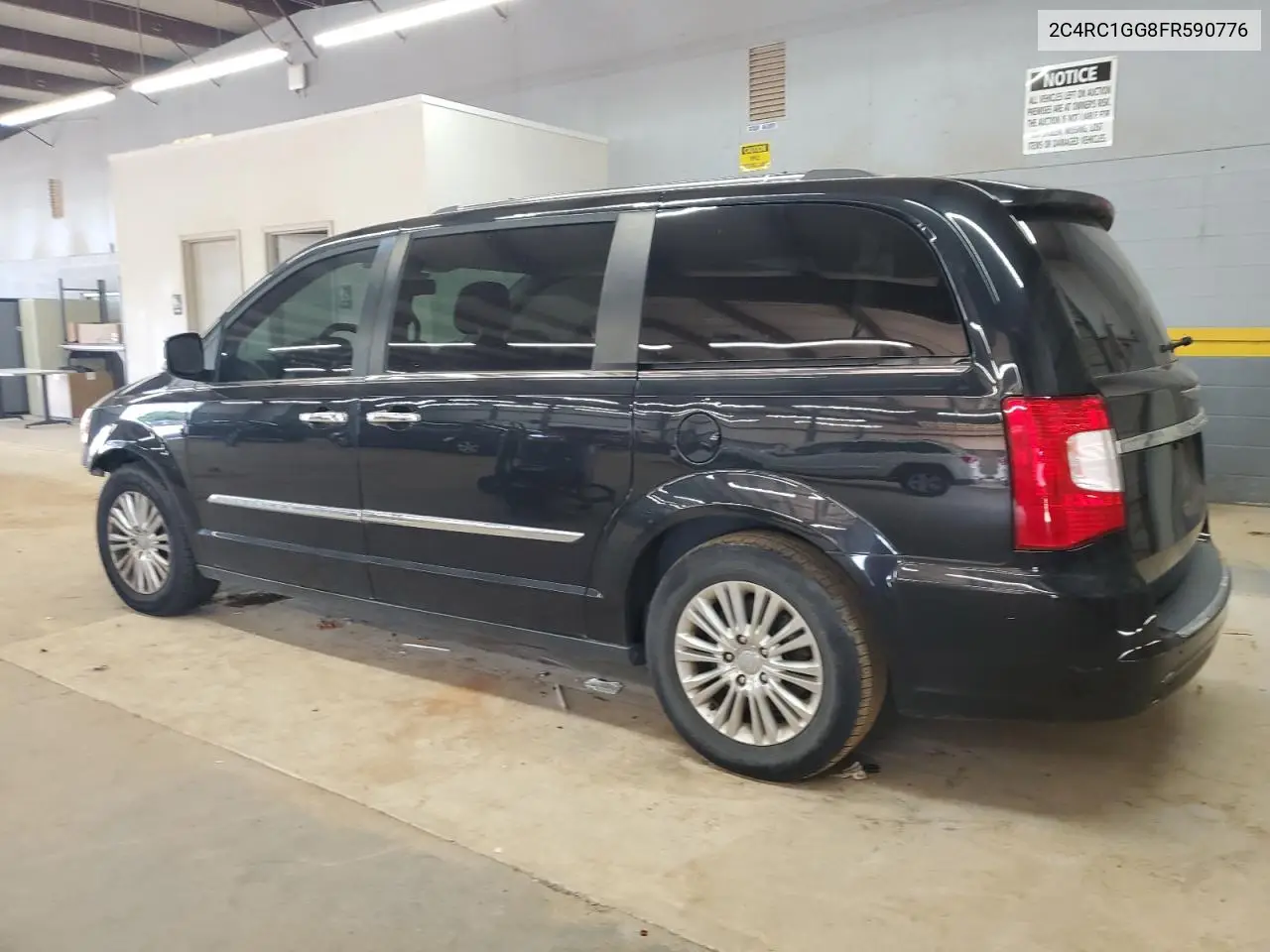 2015 Chrysler Town & Country Limited Platinum VIN: 2C4RC1GG8FR590776 Lot: 59756945