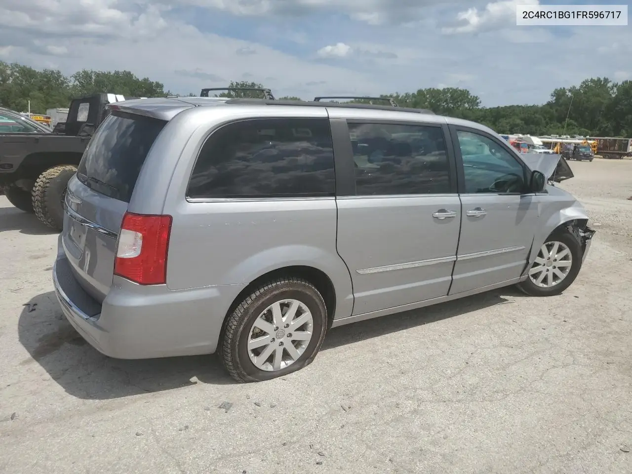 2015 Chrysler Town & Country Touring VIN: 2C4RC1BG1FR596717 Lot: 62280895
