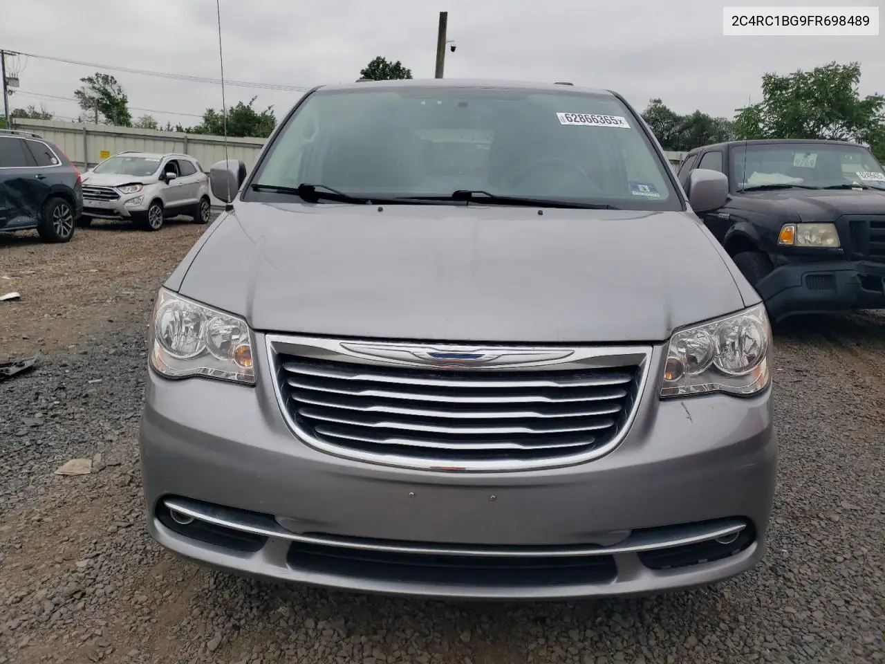 2015 Chrysler Town & Country Touring VIN: 2C4RC1BG9FR698489 Lot: 62866365