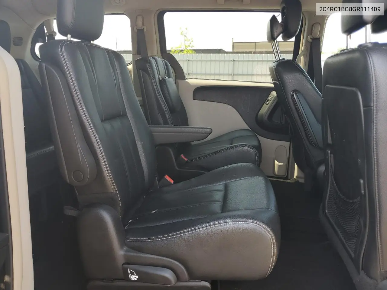 2016 Chrysler Town & Country Touring VIN: 2C4RC1BG8GR111409 Lot: 63089485
