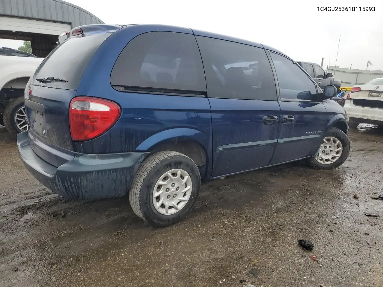 2001 Chrysler Voyager VIN: 1C4GJ25361B115993 Lot: 55822565