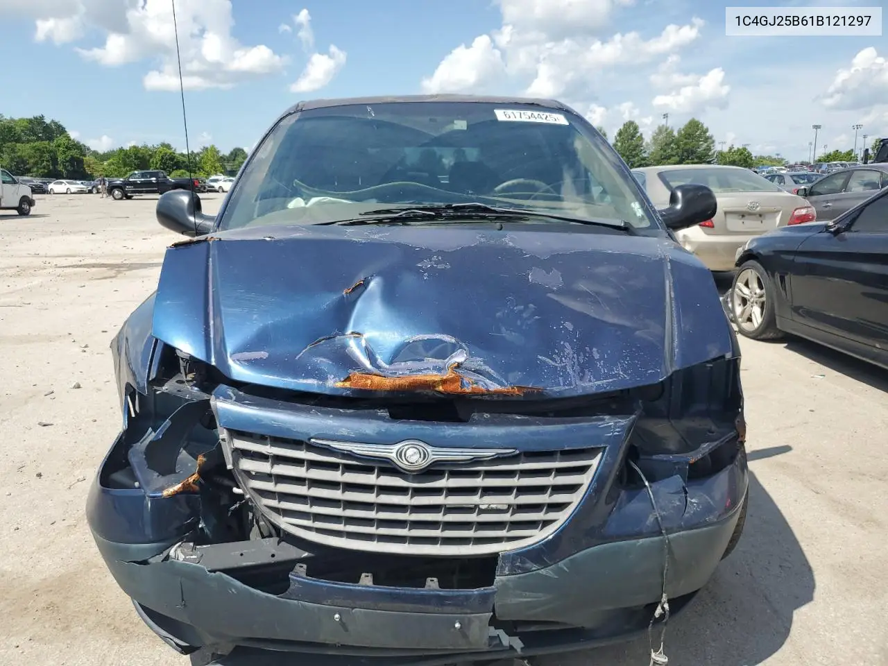 2001 Chrysler Voyager VIN: 1C4GJ25B61B121297 Lot: 61754425