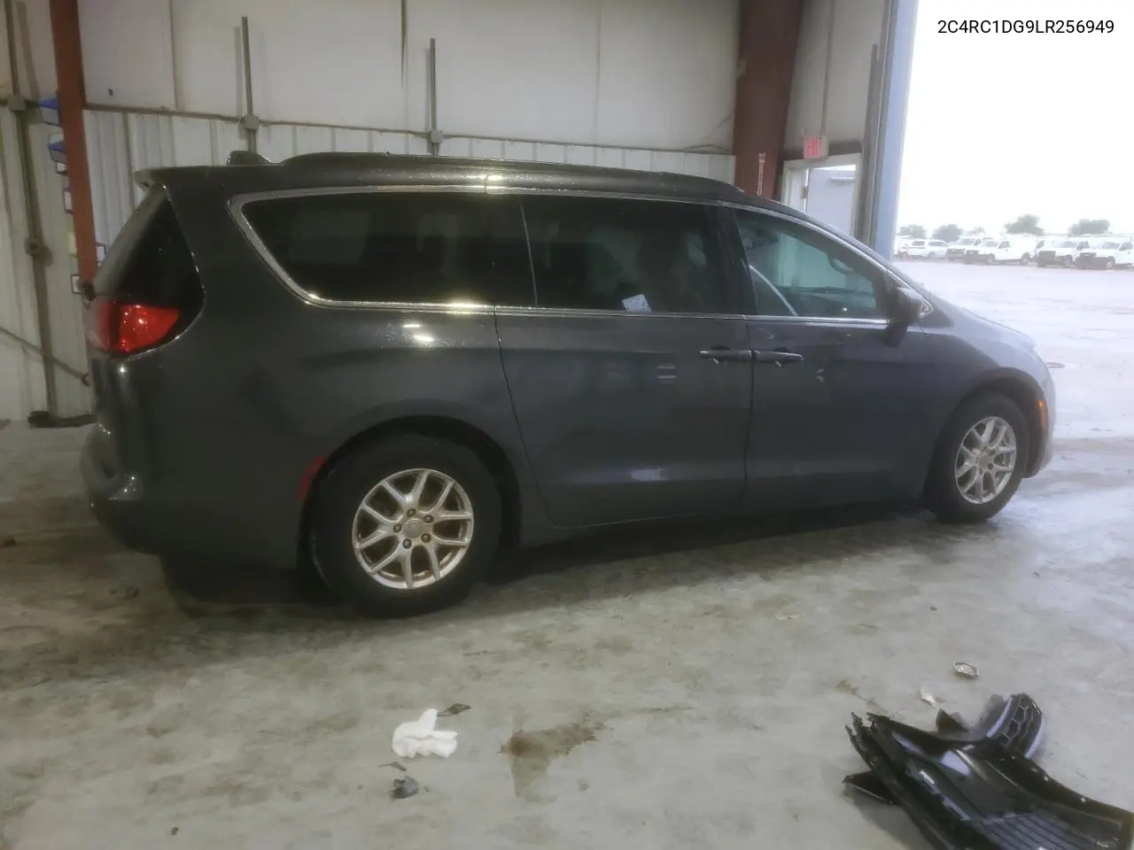 2020 Chrysler Voyager Lxi VIN: 2C4RC1DG9LR256949 Lot: 55558855