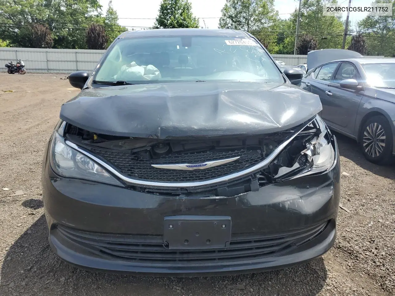 2020 Chrysler Voyager Lx VIN: 2C4RC1CG5LR211752 Lot: 62720455