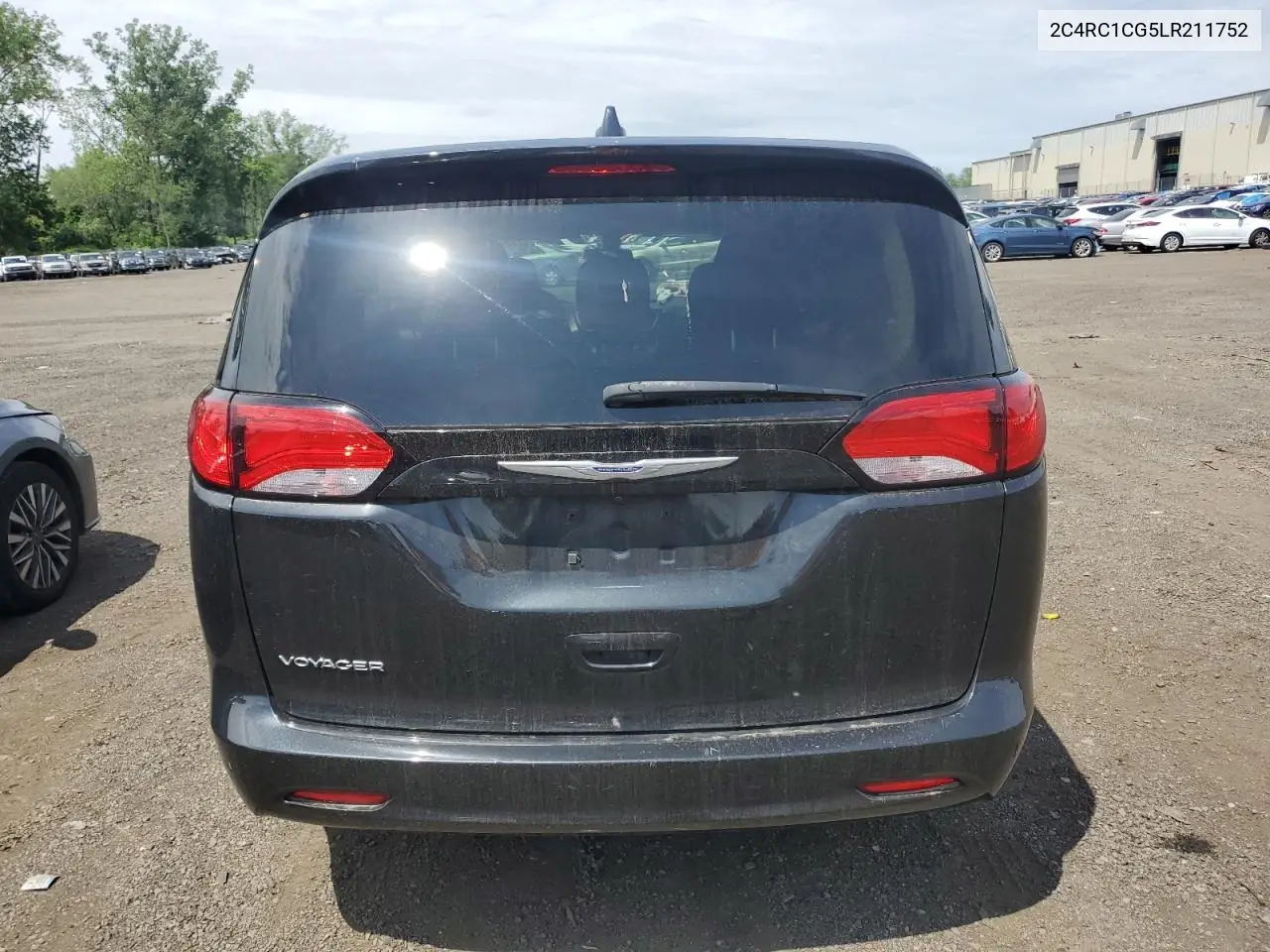 2020 Chrysler Voyager Lx VIN: 2C4RC1CG5LR211752 Lot: 62720455