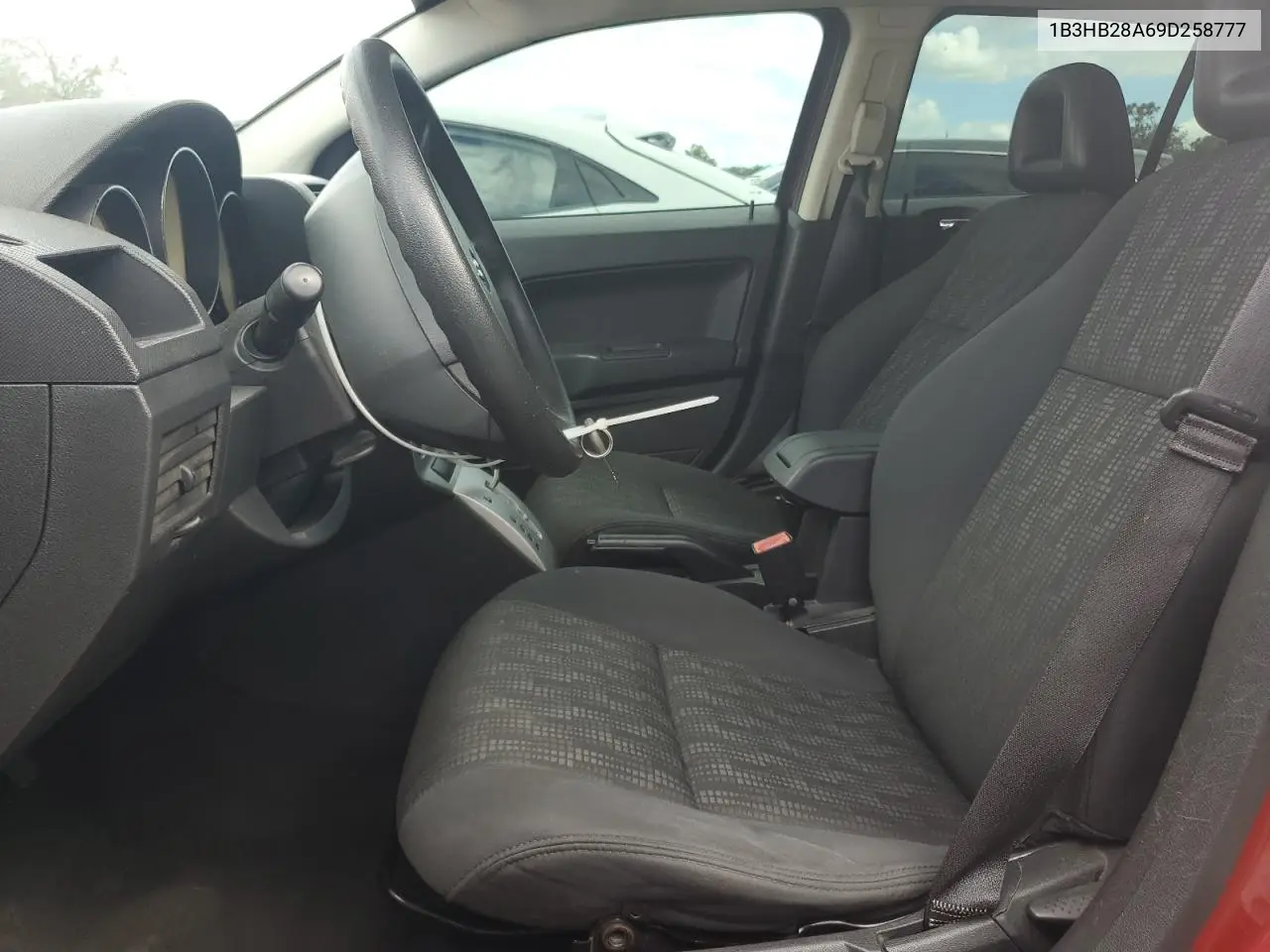 2009 Dodge Caliber Se VIN: 1B3HB28A69D258777 Lot: 56851875