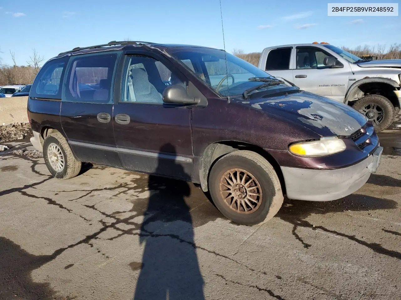 1997 Dodge Caravan VIN: 2B4FP25B9VR248592 Lot: 44271395