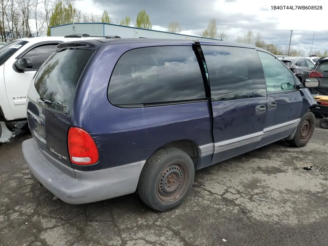 1998 Dodge Grand Caravan Se VIN: 1B4GT44L7WB608528 Lot: 52209395