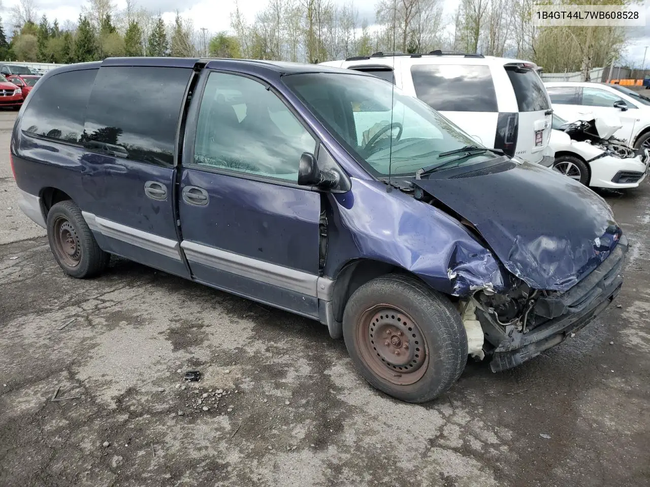 1998 Dodge Grand Caravan Se VIN: 1B4GT44L7WB608528 Lot: 52209395