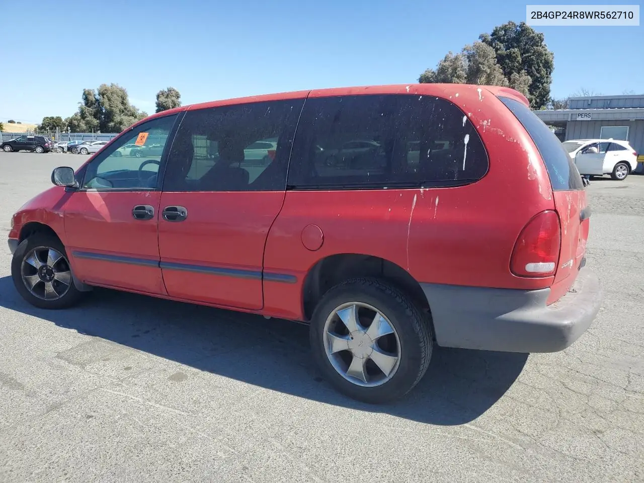 1998 Dodge Grand Caravan VIN: 2B4GP24R8WR562710 Lot: 58224485