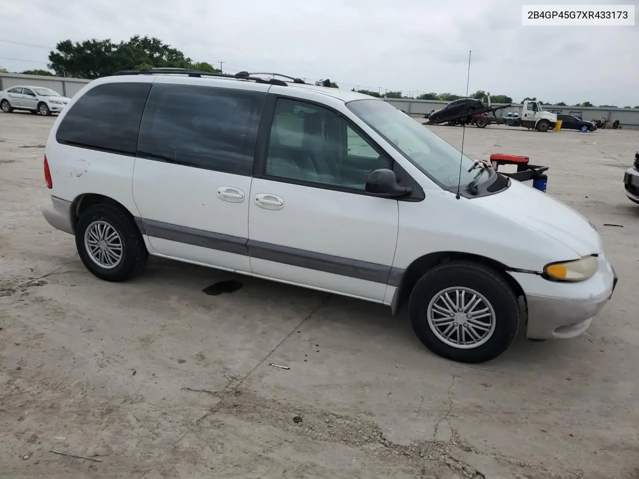 1999 Dodge Caravan Se VIN: 2B4GP45G7XR433173 Lot: 54990455