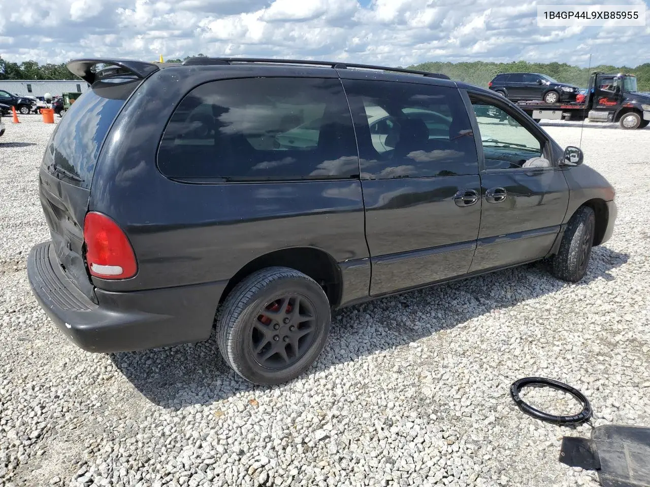 1999 Dodge Grand Caravan Se VIN: 1B4GP44L9XB85955 Lot: 57126105