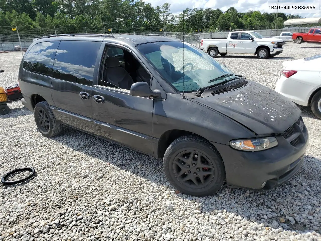 1999 Dodge Grand Caravan Se VIN: 1B4GP44L9XB85955 Lot: 57126105
