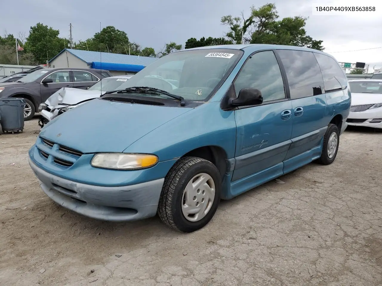 1999 Dodge Grand Caravan Se VIN: 1B4GP44G9XB563858 Lot: 58364545