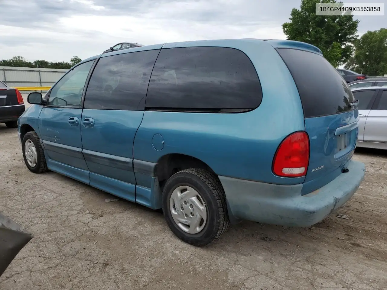 1999 Dodge Grand Caravan Se VIN: 1B4GP44G9XB563858 Lot: 58364545