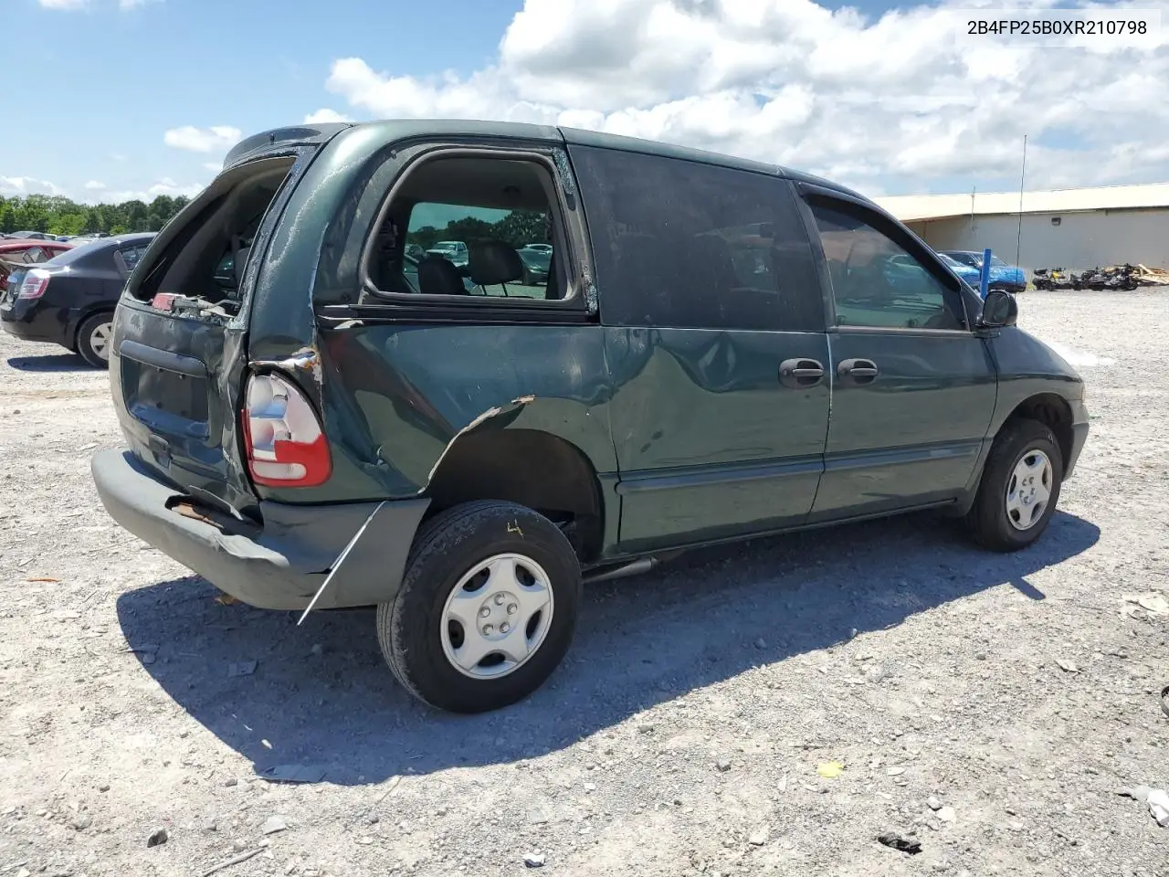 1999 Dodge Caravan VIN: 2B4FP25B0XR210798 Lot: 61211775