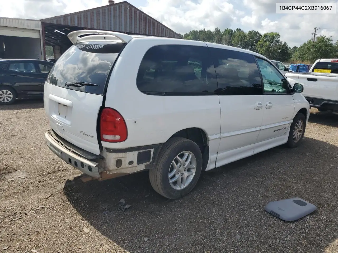 1999 Dodge Grand Caravan Se VIN: 1B4GP44G2XB916067 Lot: 61274405