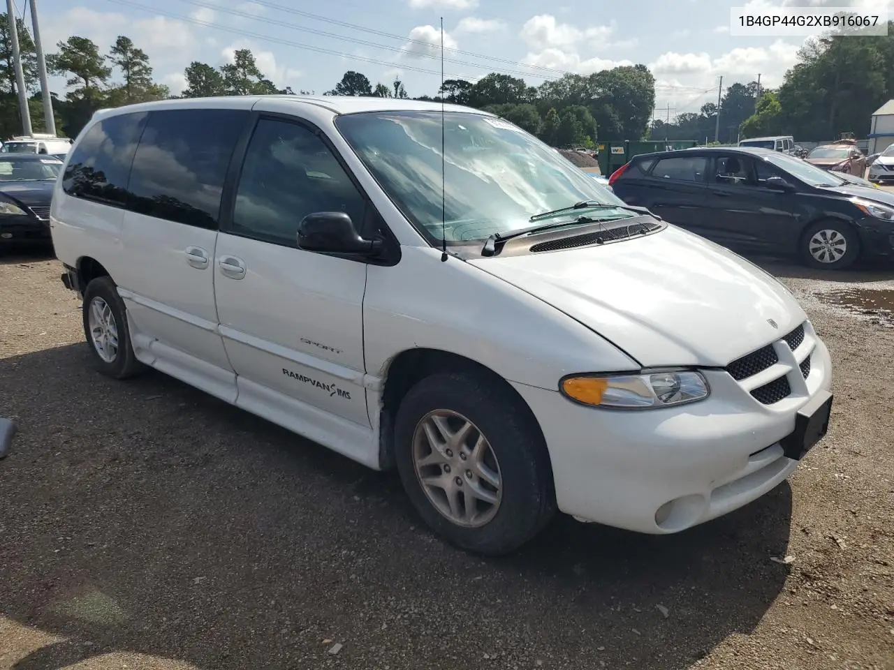 1999 Dodge Grand Caravan Se VIN: 1B4GP44G2XB916067 Lot: 61274405