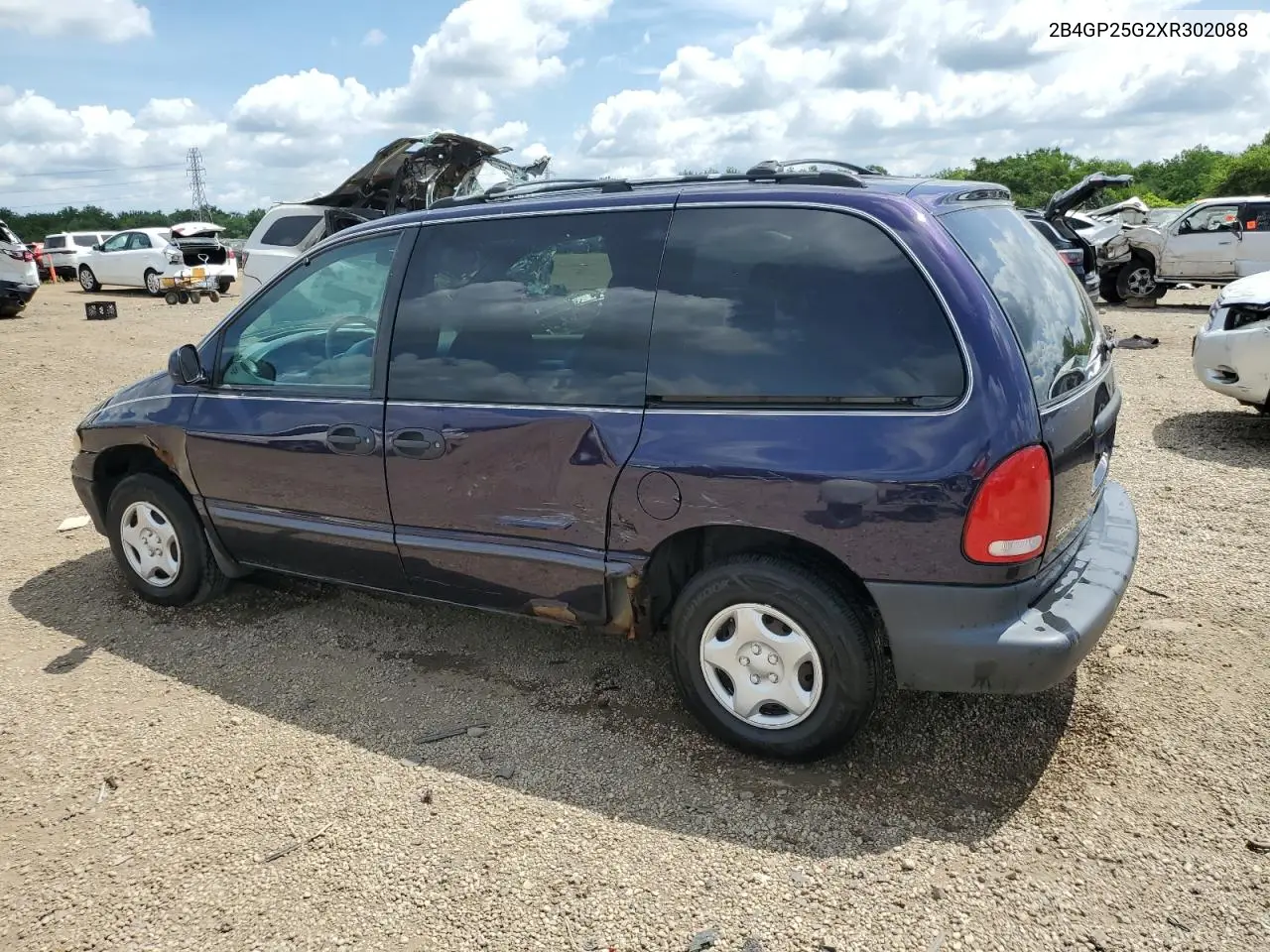 1999 Dodge Caravan VIN: 2B4GP25G2XR302088 Lot: 63012035