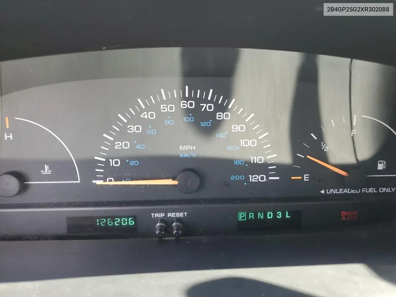 1999 Dodge Caravan VIN: 2B4GP25G2XR302088 Lot: 63012035