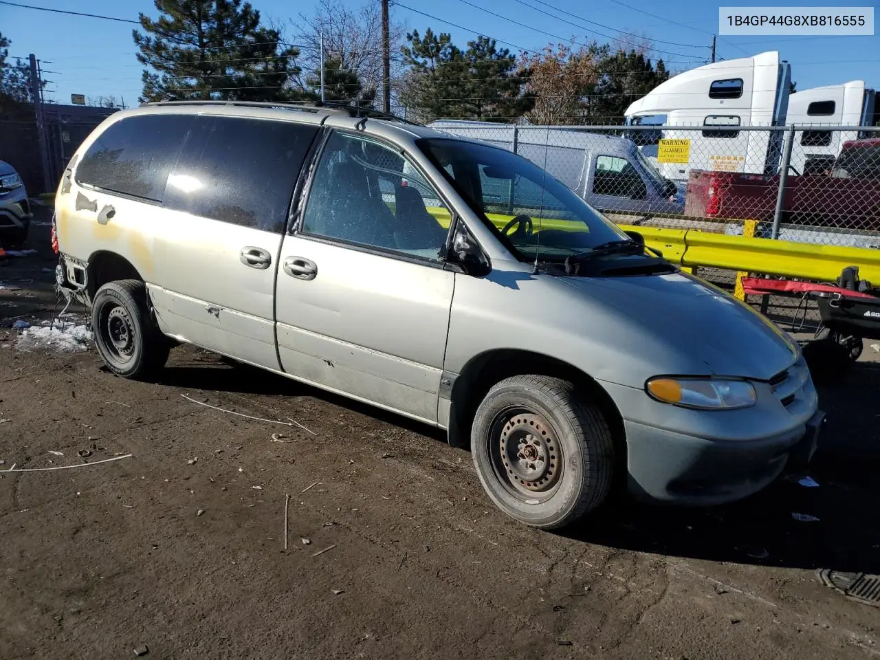 1999 Dodge Grand Caravan Se VIN: 1B4GP44G8XB816555 Lot: 87930185