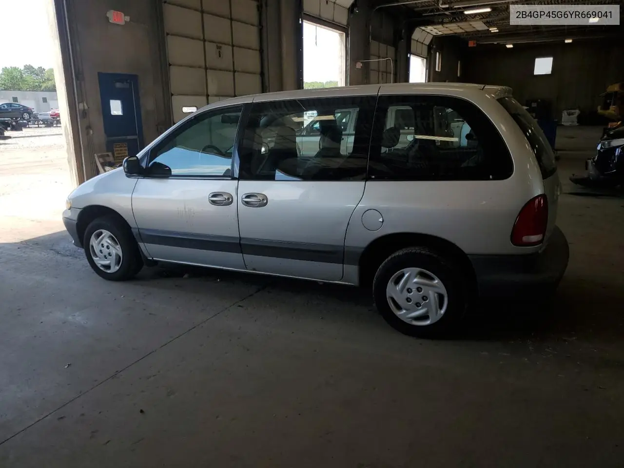 2000 Dodge Caravan Se VIN: 2B4GP45G6YR669041 Lot: 56864805