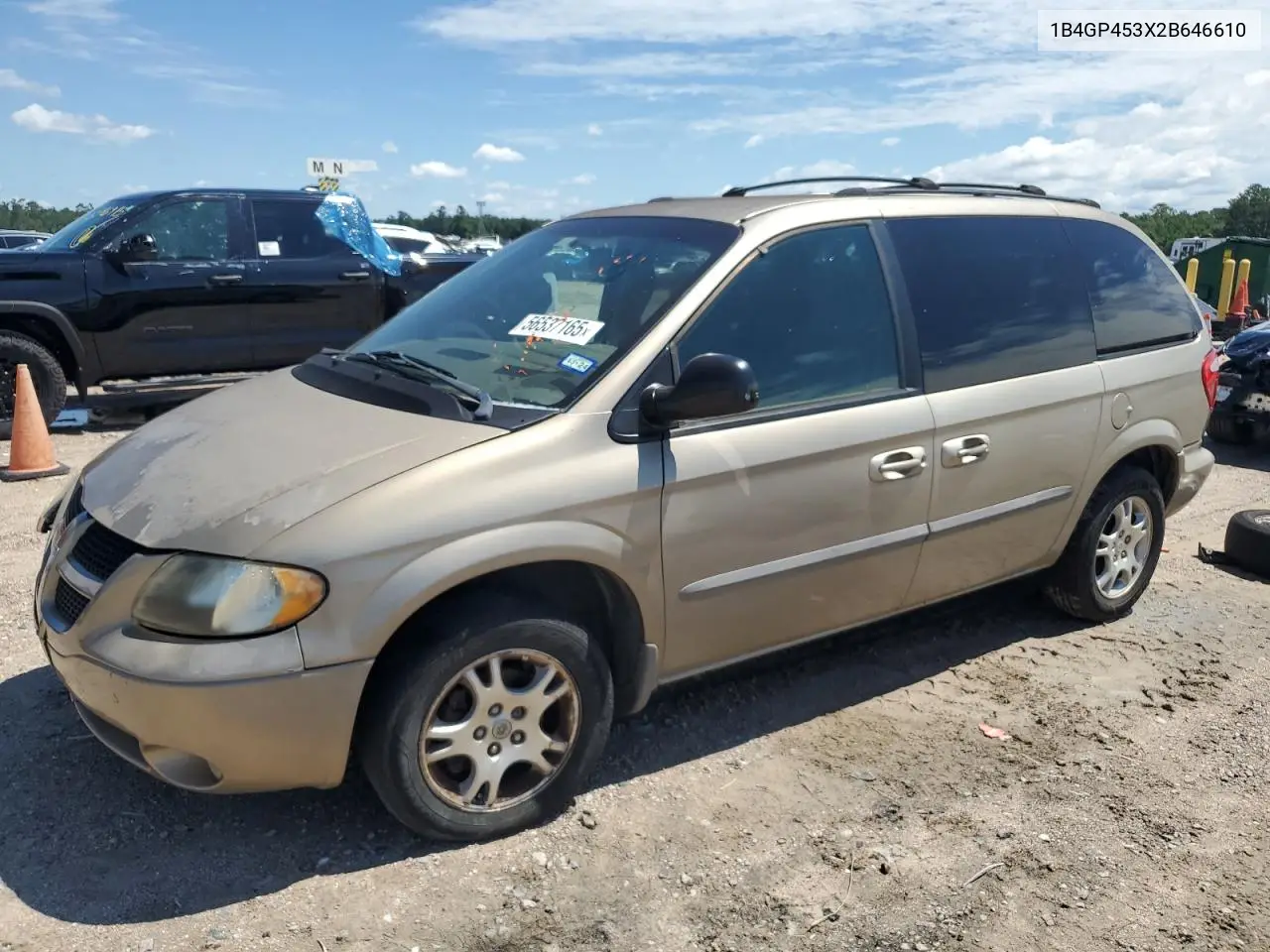 2002 Dodge Caravan Sport VIN: 1B4GP453X2B646610 Lot: 56537165