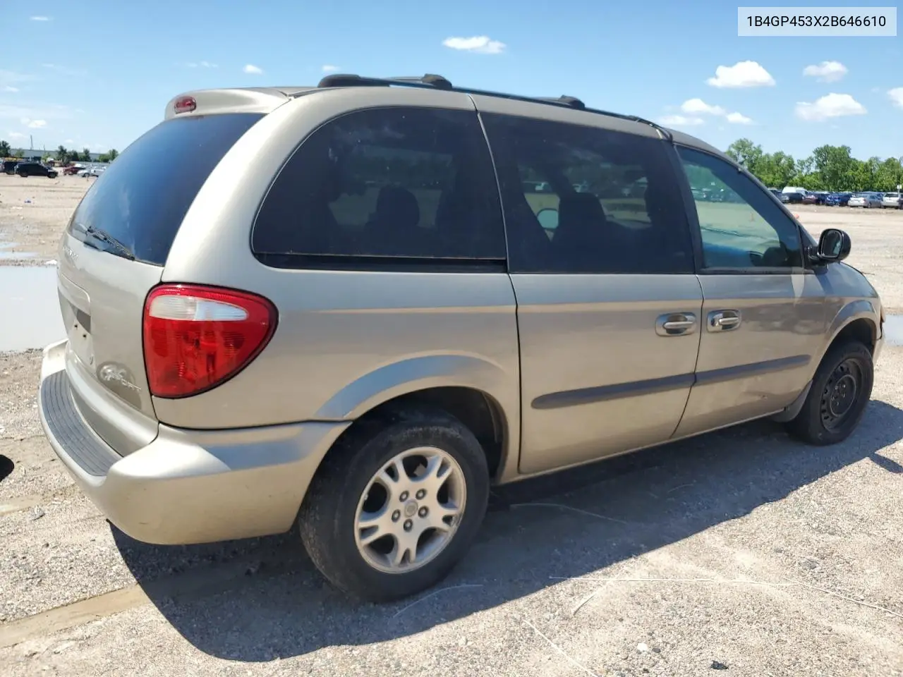 2002 Dodge Caravan Sport VIN: 1B4GP453X2B646610 Lot: 56537165