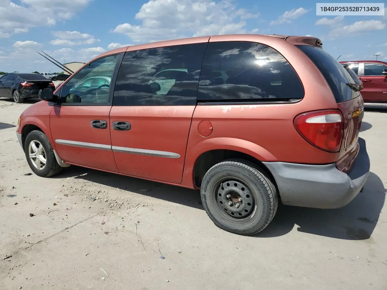 2002 Dodge Caravan Se VIN: 1B4GP25352B713439 Lot: 56696195