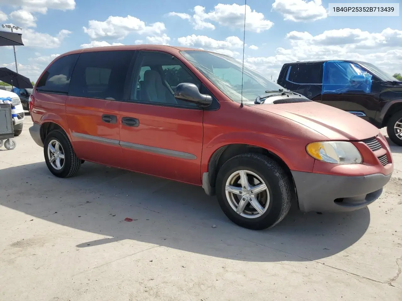 2002 Dodge Caravan Se VIN: 1B4GP25352B713439 Lot: 56696195
