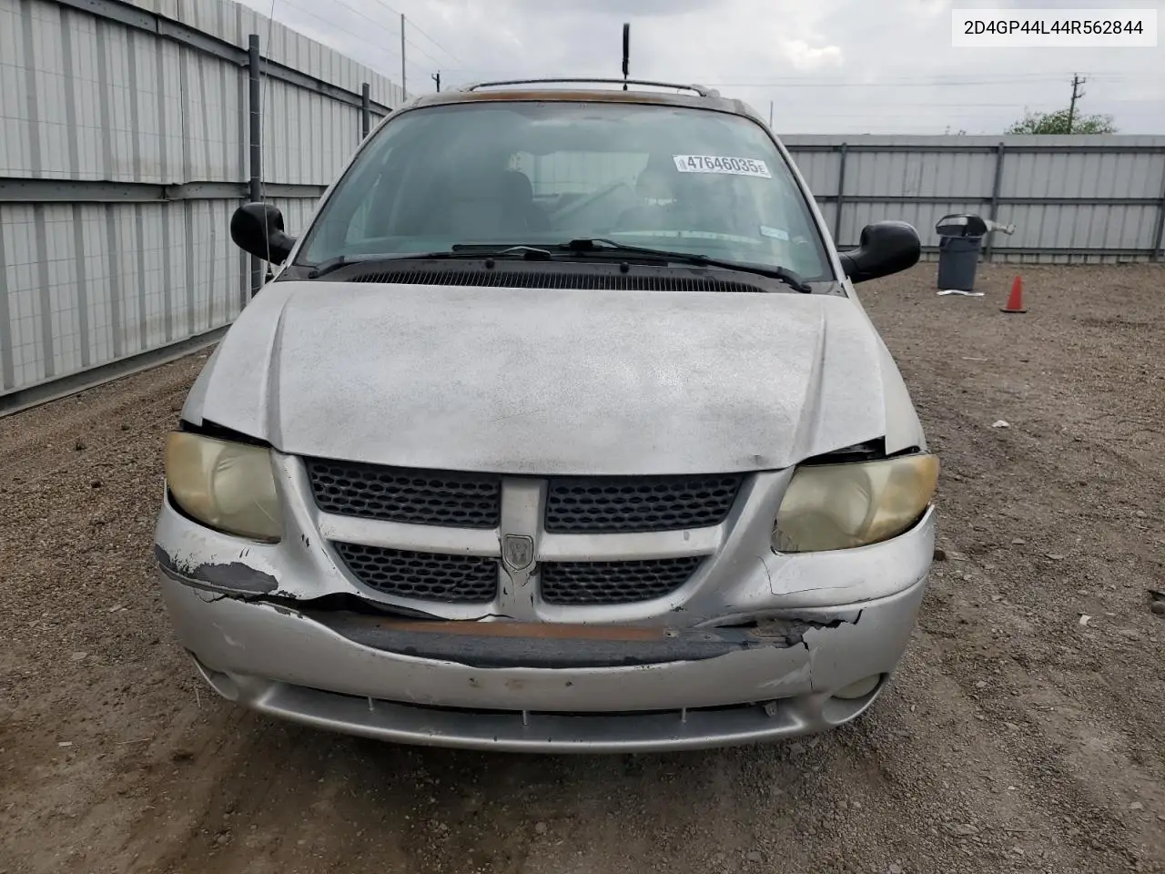 2004 Dodge Grand Caravan Sxt VIN: 2D4GP44L44R562844 Lot: 47646035