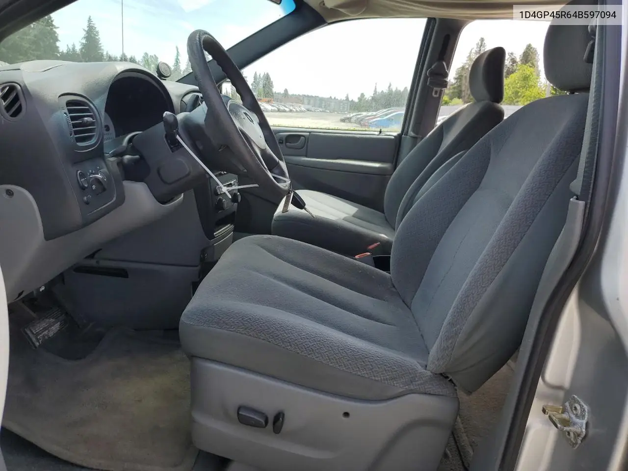 2004 Dodge Caravan Sxt VIN: 1D4GP45R64B597094 Lot: 56530615