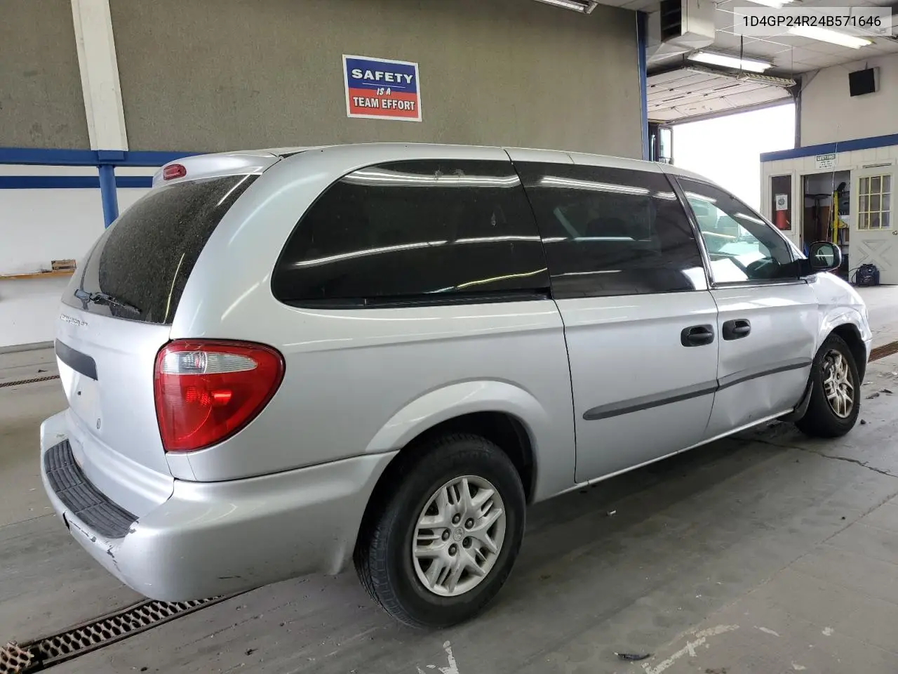 2004 Dodge Grand Caravan Se VIN: 1D4GP24R24B571646 Lot: 62607875