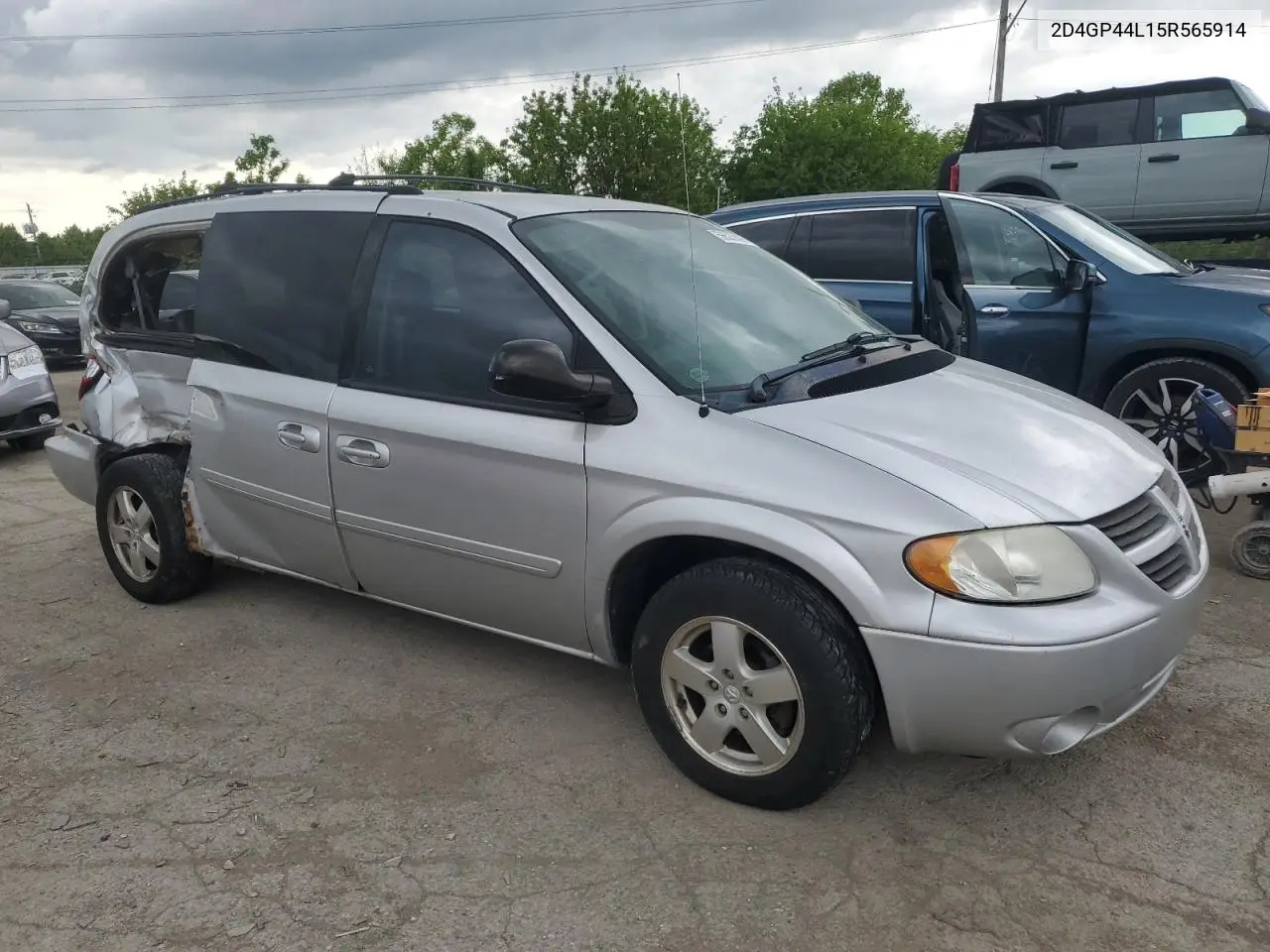 2005 Dodge Grand Caravan Sxt VIN: 2D4GP44L15R565914 Lot: 56537475