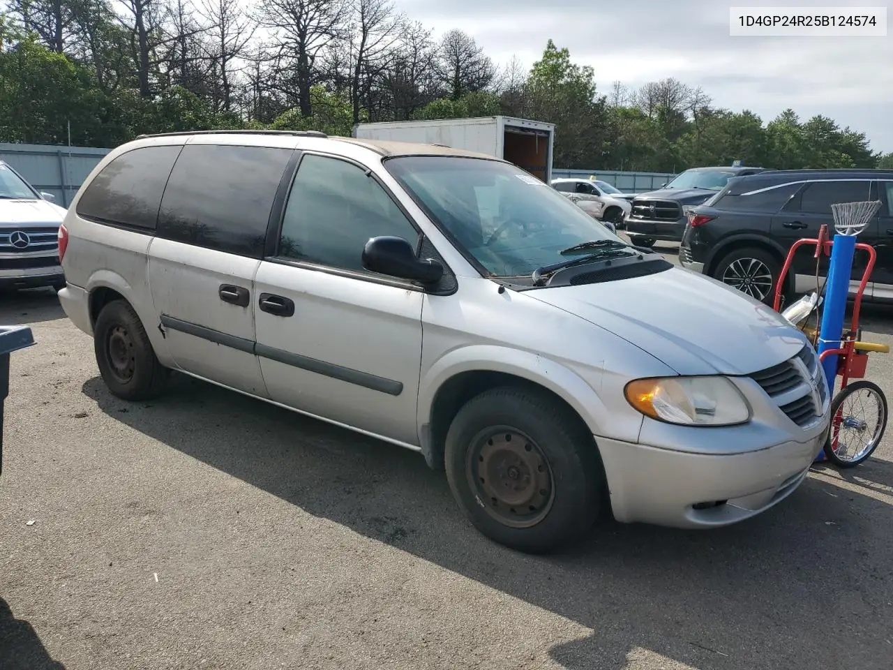 2005 Dodge Grand Caravan Se VIN: 1D4GP24R25B124574 Lot: 62271105