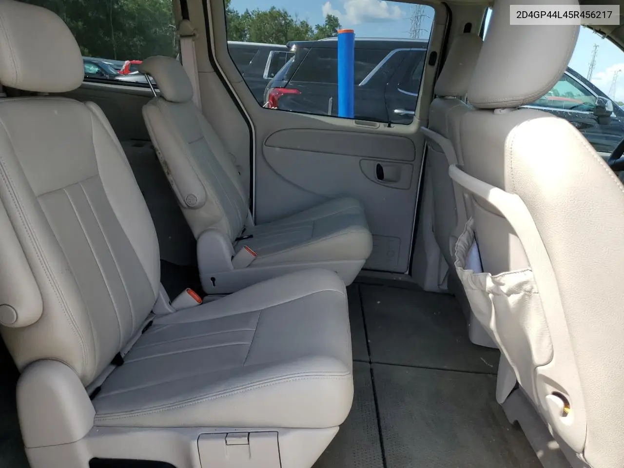 2005 Dodge Grand Caravan Sxt VIN: 2D4GP44L45R456217 Lot: 62362355