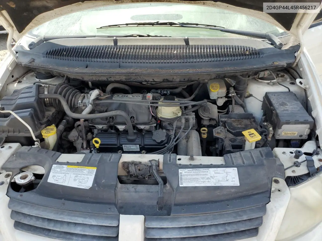 2005 Dodge Grand Caravan Sxt VIN: 2D4GP44L45R456217 Lot: 62362355