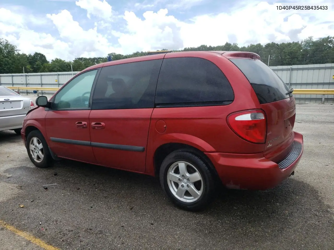 2005 Dodge Caravan Sxt VIN: 1D4GP45R25B435433 Lot: 62675015
