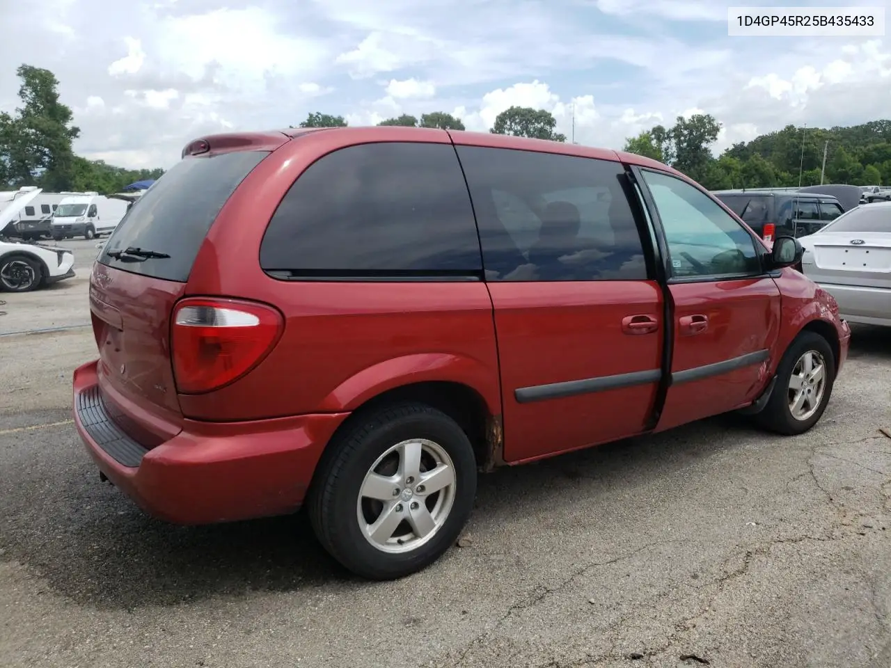 2005 Dodge Caravan Sxt VIN: 1D4GP45R25B435433 Lot: 62675015