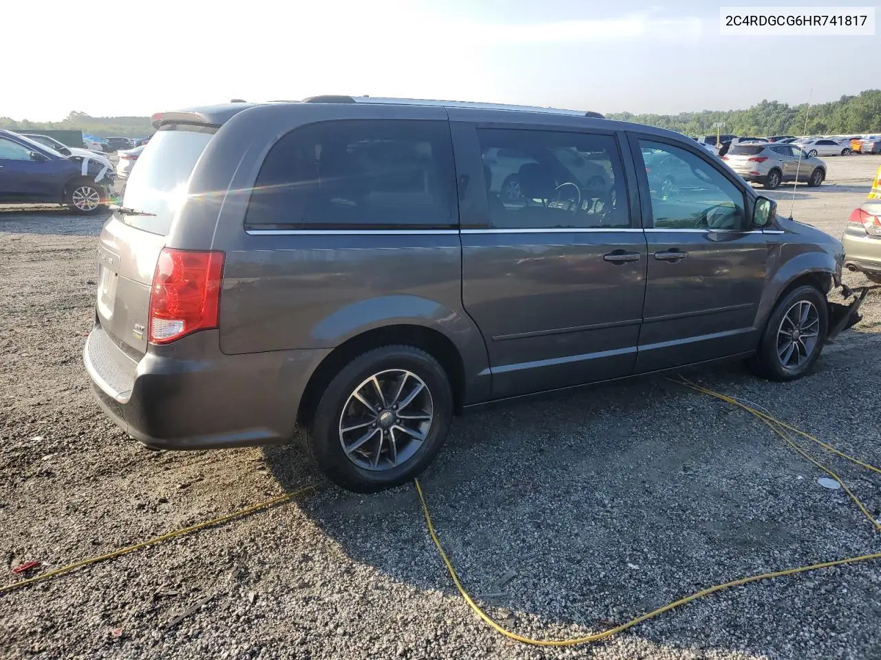 2017 Dodge Grand Caravan Sxt VIN: 2C4RDGCG6HR741817 Lot: 62665405