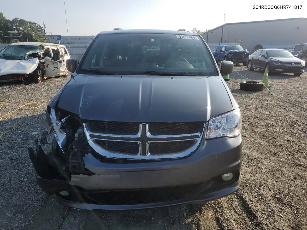 2017 Dodge Grand Caravan Sxt VIN: 2C4RDGCG6HR741817 Lot: 62665405