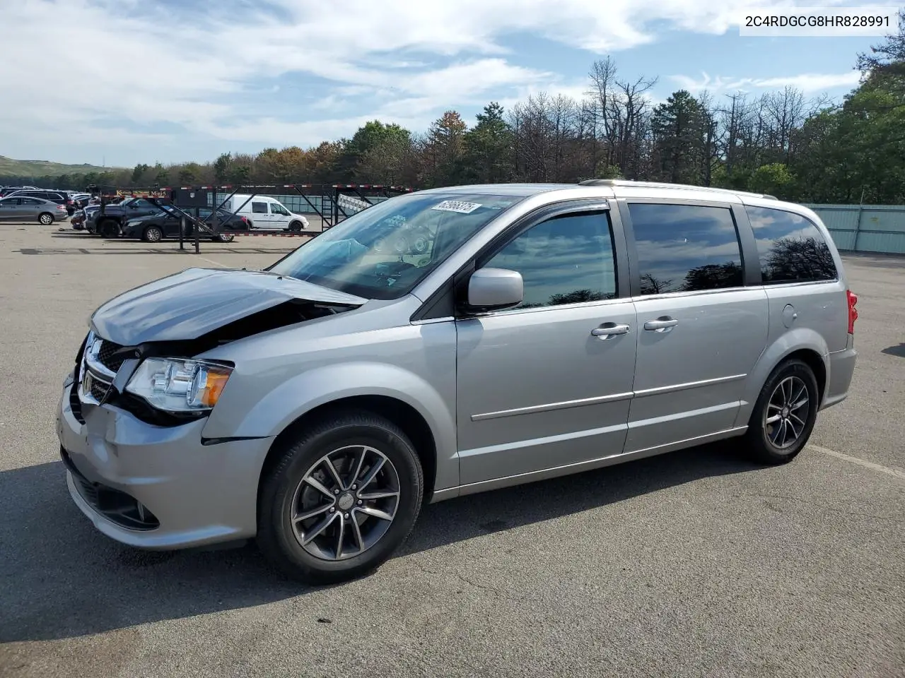 2017 Dodge Grand Caravan Sxt VIN: 2C4RDGCG8HR828991 Lot: 62966375