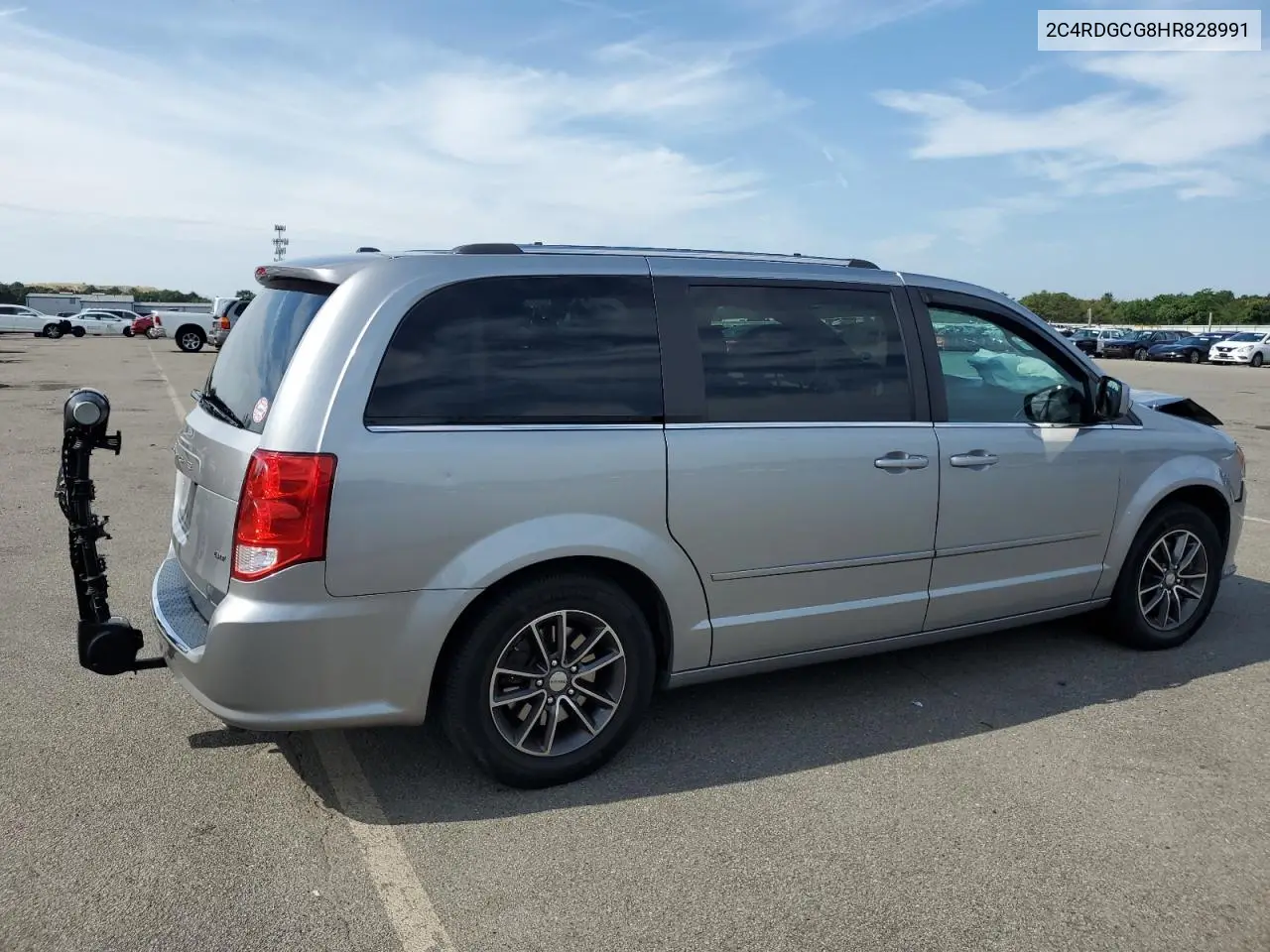 2017 Dodge Grand Caravan Sxt VIN: 2C4RDGCG8HR828991 Lot: 62966375