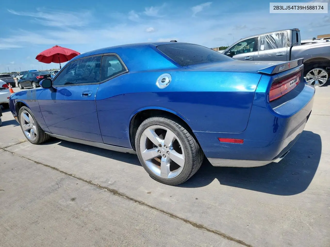 2009 Dodge Challenger R/T VIN: 2B3LJ54T39H588174 Lot: 63141735