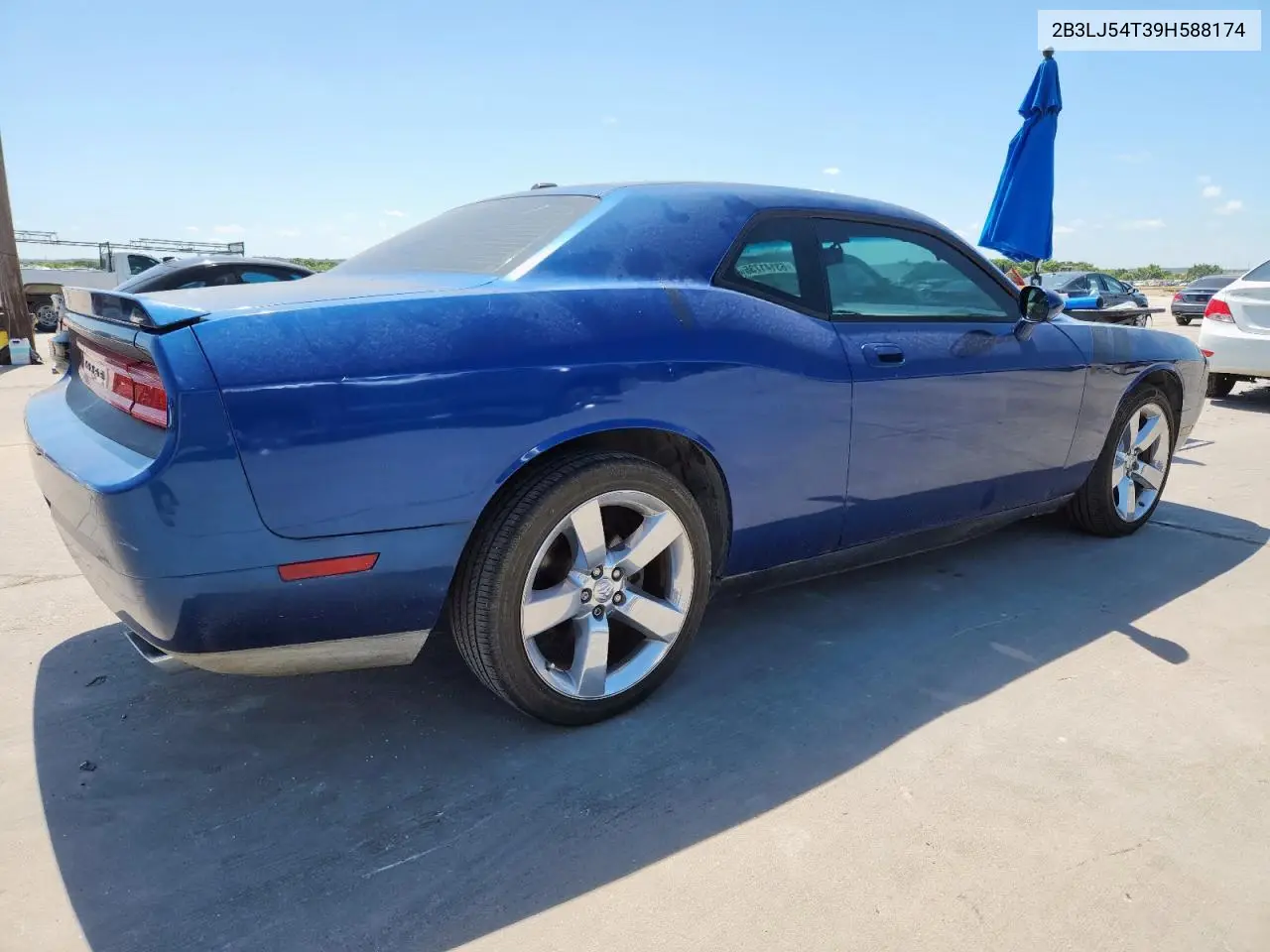 2009 Dodge Challenger R/T VIN: 2B3LJ54T39H588174 Lot: 63141735