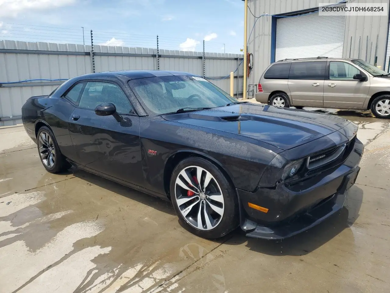 2013 Dodge Challenger Srt-8 VIN: 2C3CDYCJ1DH668254 Lot: 62082365