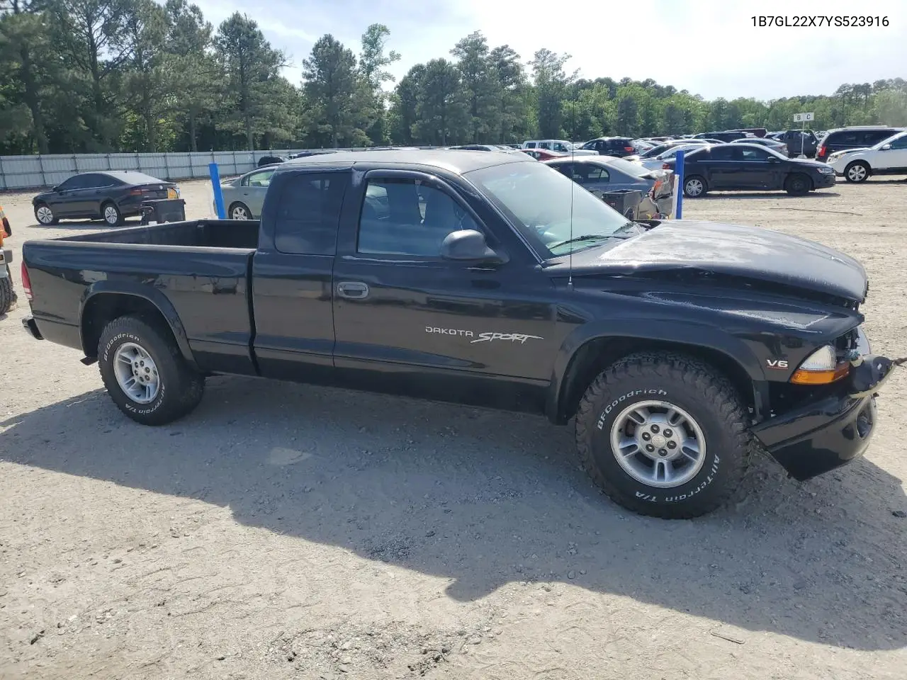 2000 Dodge Dakota VIN: 1B7GL22X7YS523916 Lot: 56334055