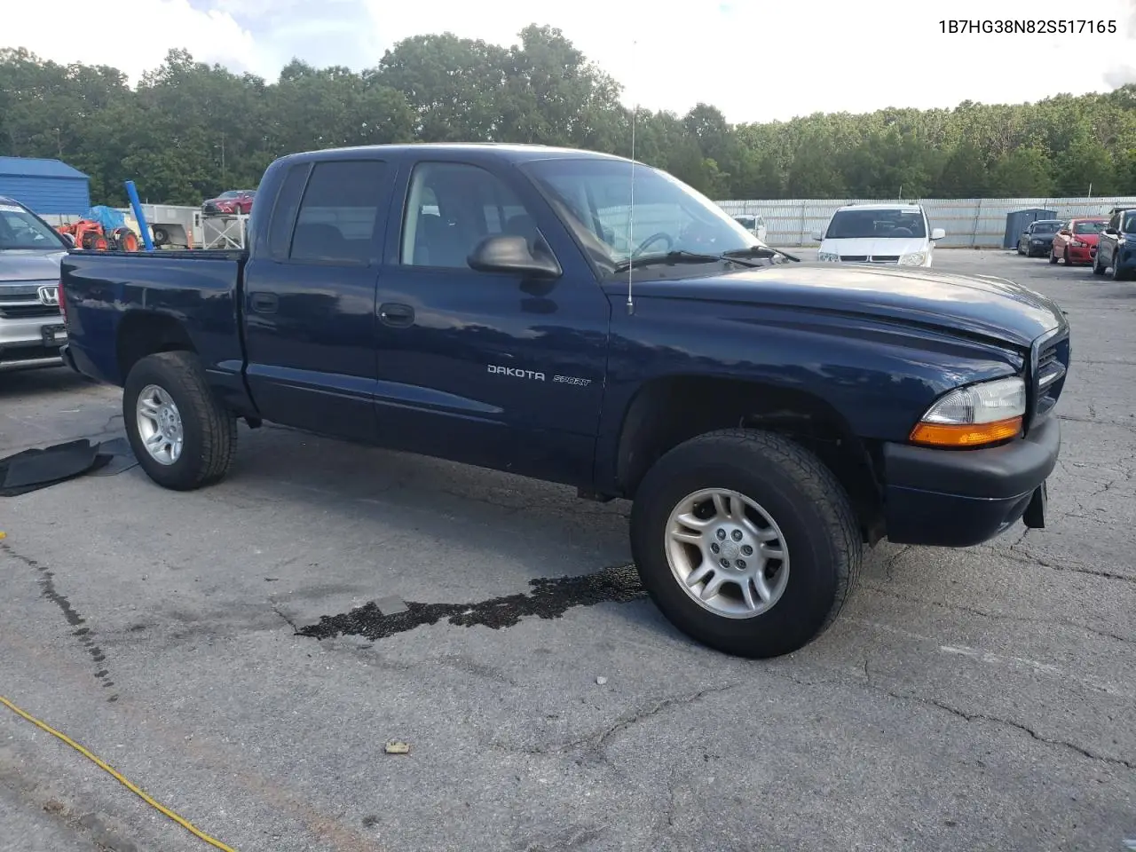 2002 Dodge Dakota Quad Sport VIN: 1B7HG38N82S517165 Lot: 61051735