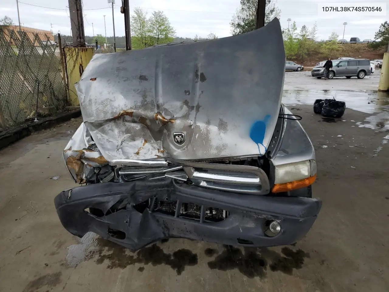 2004 Dodge Dakota Quad Sport VIN: 1D7HL38K74S570546 Lot: 49627955