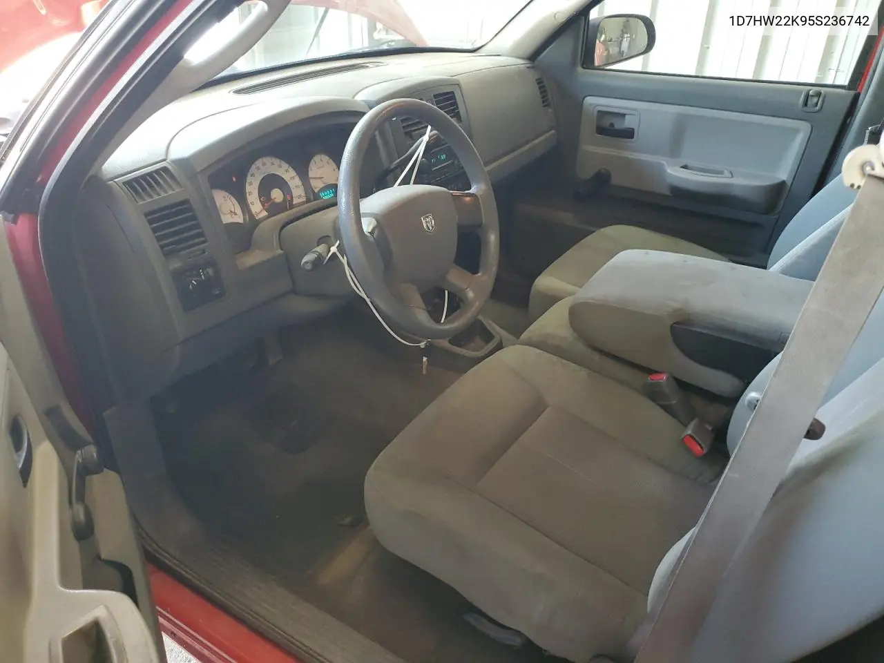 2005 Dodge Dakota St VIN: 1D7HW22K95S236742 Lot: 54056535